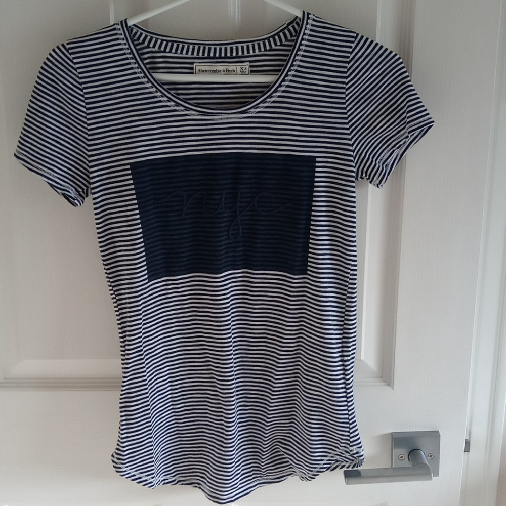 3 for $25 / Abercrombie &Fitch Striped Tee T-shirt